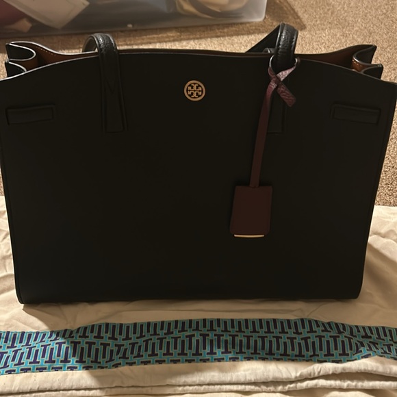 Tory Burch Med. Tote - Picture 2 of 16